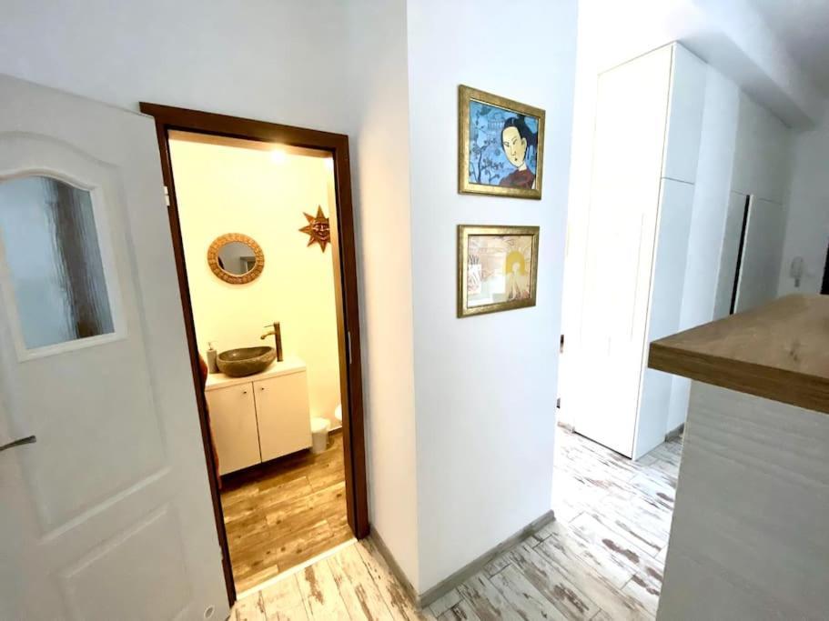 Residence Park Lovely Apartman With Private Parking Kysucke Nove Mesto Exteriör bild