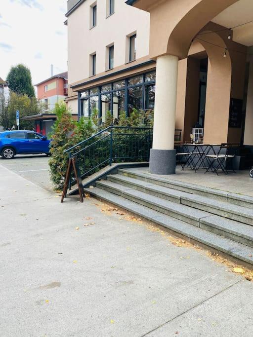 Residence Park Lovely Apartman With Private Parking Kysucke Nove Mesto Exteriör bild