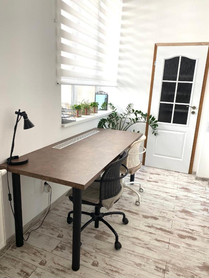 Residence Park Lovely Apartman With Private Parking Kysucke Nove Mesto Exteriör bild