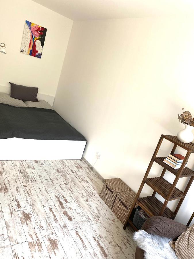 Residence Park Lovely Apartman With Private Parking Kysucke Nove Mesto Exteriör bild